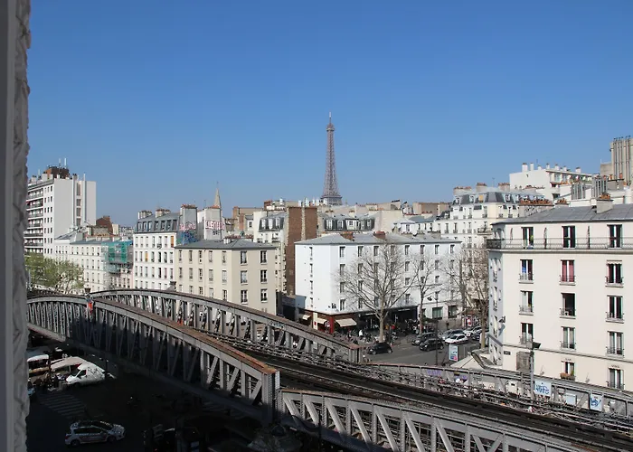 Art EiffelHotel Parigi